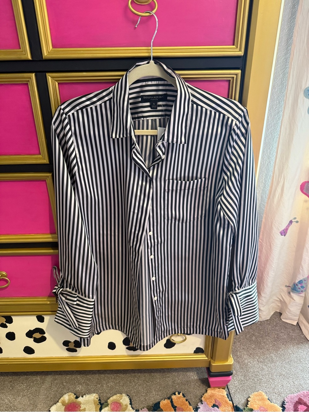 Banana Republic Men’s Black and White Striped Button-Down Shirt